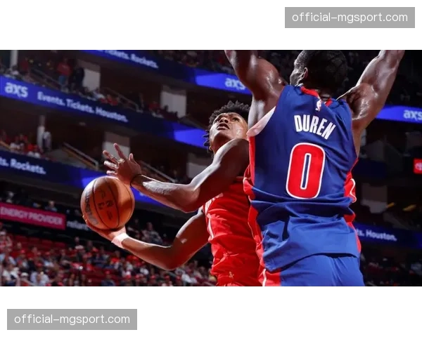 杜伦11+9+4护框表现 活塞内线防守体系稳固